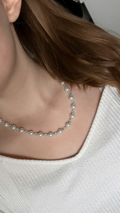 Shiny Pearls Necklace